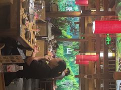 -野山舂·贵州现舂酸汤火锅(鸿通城店)