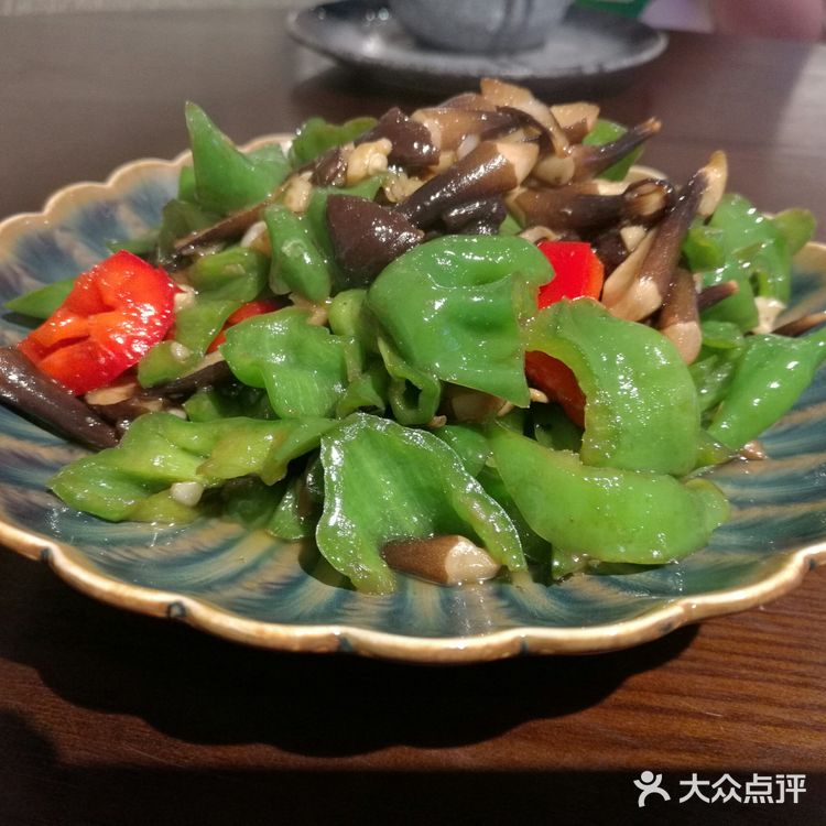 这家餐厅还挺不错。