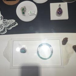 -北京七彩云南翡翠珠宝旗舰店(月坛店)