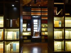 -钟书阁(松江泰晤士小镇店)