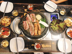 -BHC炸鸡(明洞总店)