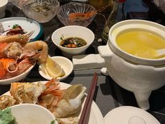 金汤鱼翅-半岛翡丽海鲜自助餐厅(观风亭店)