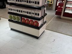 -日上免税店(三径路t3店)