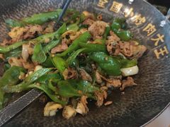 -费大厨辣椒炒肉(高铁吾悦广场店)