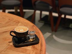 Latte-The Coffee Academïcs(铜锣湾店)