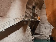 -伍山石窟