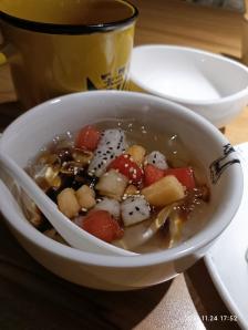 太二酸菜鱼(上海合生汇店)-"「洛神花陈皮茶」杯子很有特色,花茶有