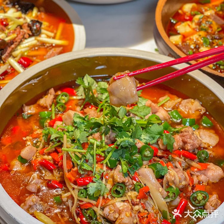 厦门这家江湖菜 好吃是好吃 就是太费米饭了！