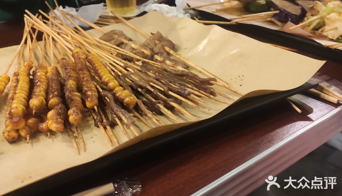 强烈推荐赞吧的烧烤和冰饭！