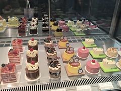 -好利来(上海虹桥新天地Lab主题店)