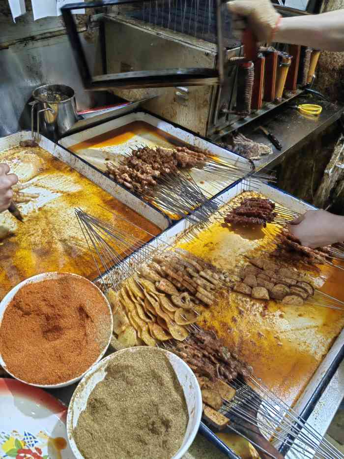 小胡子烧烤(苗栗路店)-"一直对小胡子心心念念,奈何对我这个武昌党.