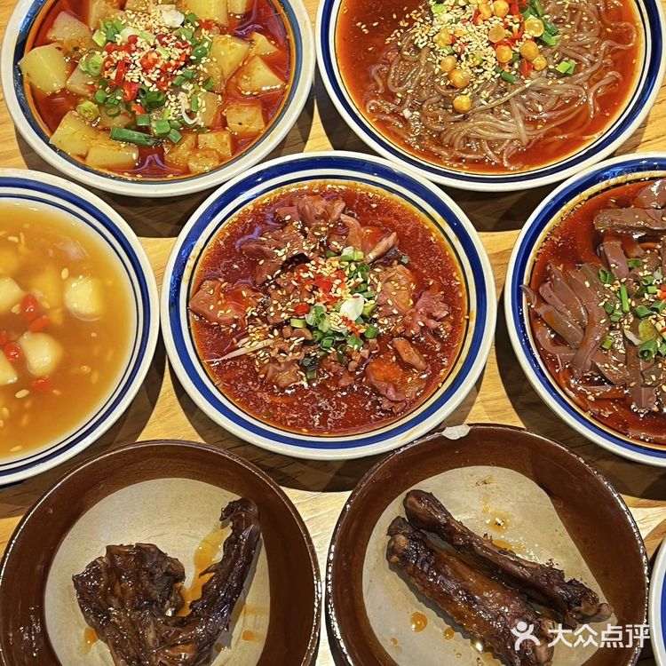 成都探店｜价格感人份量实在的牛油麻辣烫