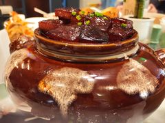 紫砂红烧肉-松鹤楼·非遗·苏帮菜(融科店)