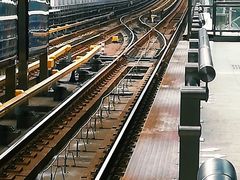-黄浦路(地铁站)