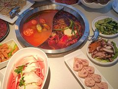 -茅草房·河畔园林火锅