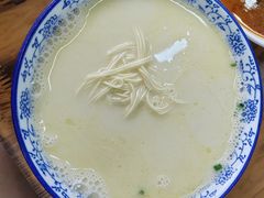 -雪琴面馆富安特色鱼汤面(城中花园店)