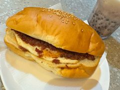 咸芝士牛肉猪仔包-华嫂冰室(湾仔店)