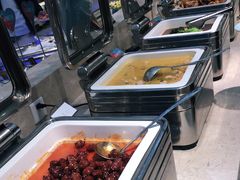 自助取餐区-绿岛港轩海鲜烤肉涮锅自助餐厅