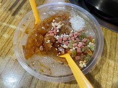 门口的冰汤圆-渝味黄姐火锅(黄泥村店)