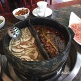 到店外面看到外面环境真的不是很想去，到了店内环境也不咋