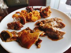 -荣誉国际酒店-云顶旋转餐厅