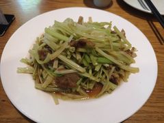 马家沟芹菜炒肉-船歌·鱼水饺青岛菜(闽江二路店)