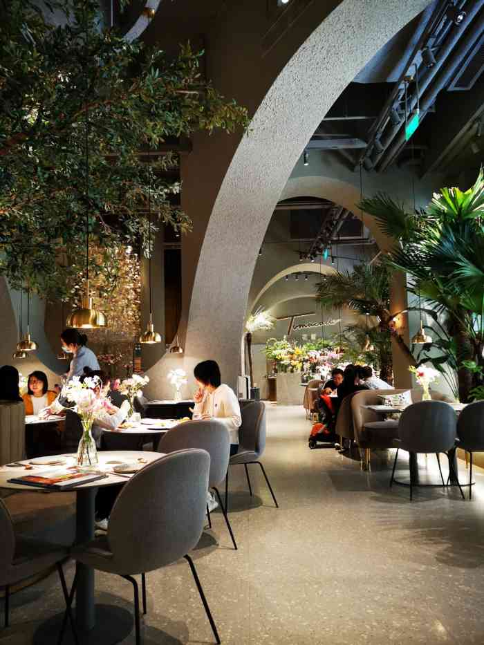 tomacado花厨(卓悦中心店)-"北京开来的花厨,深圳最美餐厅,让你在花海