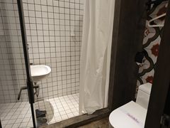 -拖板鞋咖啡旅行酒店(春熙路地铁站店)