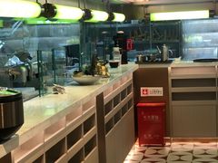 -洪氏嗨捞·广东猪肚鸡·椰子鸡火锅(西咸万象城店)