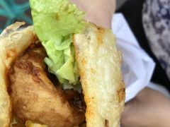 炸蛋葱油饼-小红车炸蛋葱油饼
