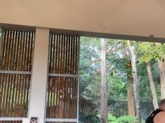 -Chom Cafe and Restaurant