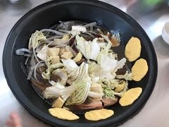 -粘豆包柴火铁锅炖