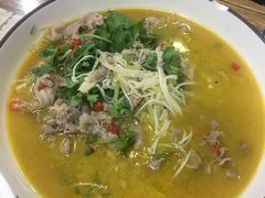 酸汤肥牛-八张桌子(老店)
