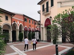 -佛罗伦萨小镇广佛名品奥特莱斯(疏港路店)