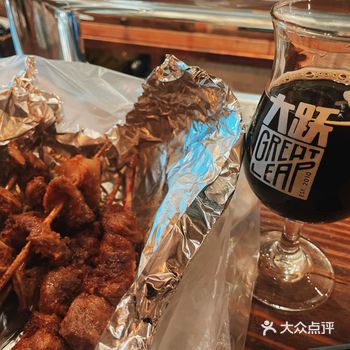 大跃啤酒旁边的烤串太好吃了！