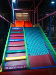 -兔子坡亲子儿童乐园(东方商厦店)