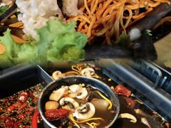 -老牌坊云南鱼豆花火锅(爱建店)