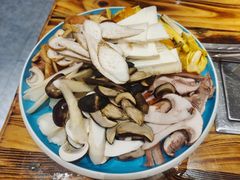 -菌之家·专业纯野生菌火锅·特色炒菌