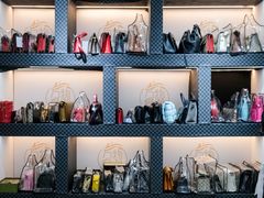 -万物奢潮中古奢侈品(青岛店)