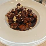 价钱嘛相对比外面贵点 环境虽有点旧