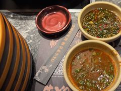 -牛YO寿喜烧·铁板烧和牛火锅自助(市府恒隆店)