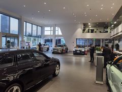 -上海冠松华奥奥迪4S店(张江店)