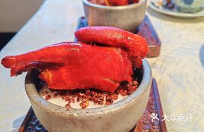Moutai-Flavored Da Hong Pao Roasted Crispy Pigeon