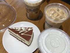 -藏猫猫咖啡主题馆(中央大道店)