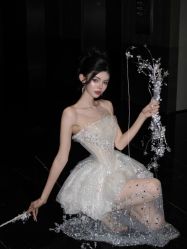 点击看大图 -Renee芮亦婚纱