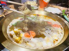 -顶顶汤火牛排火锅·经典铜锅涮肉