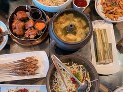 -云海肴·汽锅鸡·云南菜(天山百盛优客店)