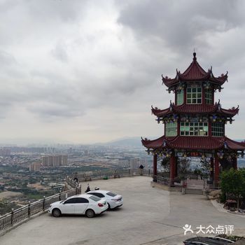 登高而望远，美不胜收，旅游不过就是看看山看看海。看看自己所在