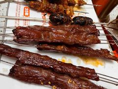 -小董哥烤串·爆汁大油边(故宫店)