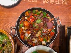 -老滇山寨•云南特色菜•地方菜•民族风情歌舞表演(金碧店)